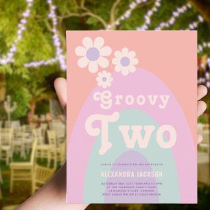 Postal De Invitación Groovy Two Daisy Arch Fiesta de cumpleaños 2