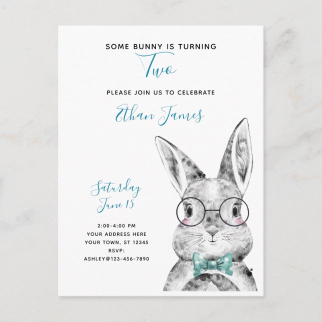 Postal De Invitación Negro y blanco, algún conejo cumple dos años (Anverso)