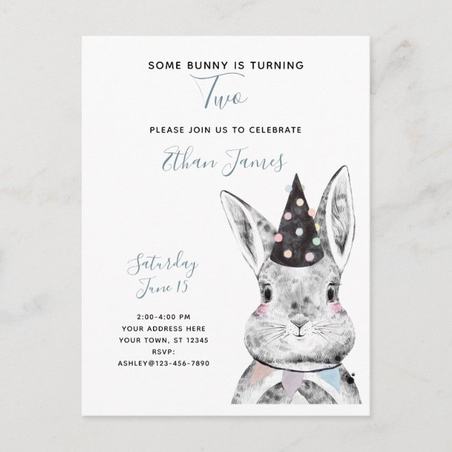 Postal De Invitación Negro y blanco, algún conejo cumple dos años (Anverso)