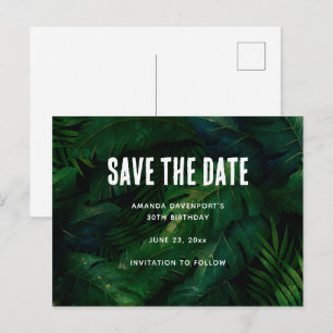 Postal De Invitación Patrón de hojas tropicales verdes oscuras Guardar