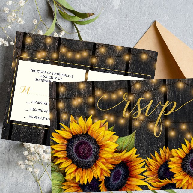Postal De Invitación RSVP de madera de girasoles de boda rústica (Subido por el creador)