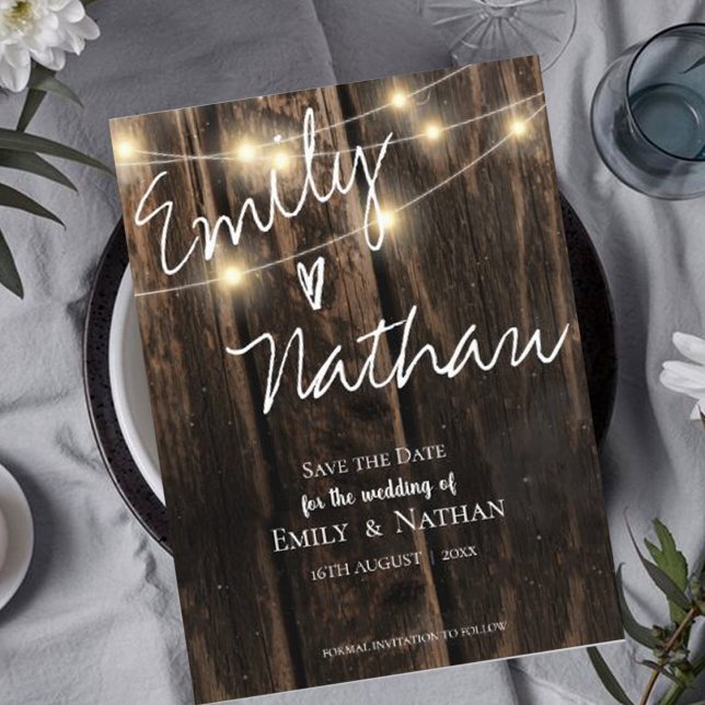 Postal De Invitación Rustic Wood String Lights Wedding Save The Date (Subido por el creador)