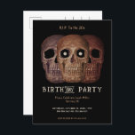 Postal De Invitación Skull Funny Brown Cumpleaños Gótico QEPD a sus 20<br><div class="desc">Cabeza de cráneo graciosa sepia gótica estilo de arte pop negro estilo Halloween Partido de cumpleaños RIP a sus 20 invitaciones de postales. Divertido,  espeluznante 30 cumpleaños. Tres cráneos diseñados con ojos de googly. Moderno,  único en su clase,  aterrador,  inspirado. Derechos de imagen de Marg Seregelyi Photography.</div>