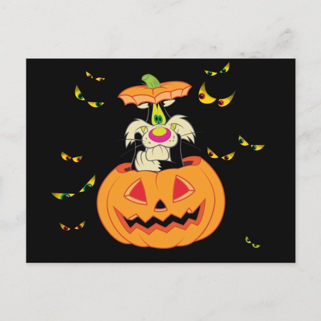 Postal De Invitación SYLVESTER™ Escondiéndose en un Jack-o-Lantern (Anverso)
