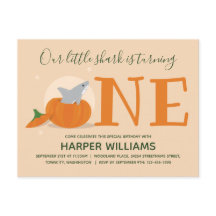 Tiburón convirtiendo una calabaza en su primer cum