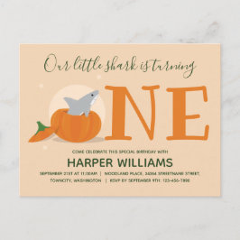 Postal De Invitación Tiburón convirtiendo una calabaza en su primer cum