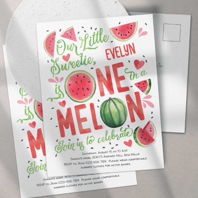 Postal De Invitación Uno lindo en un melón, niña bebé verano primer cum (Summer Cute Red Watercolor One In a Melon, Watercolor Themed Girl 1st Birthday Postcard Invites.)