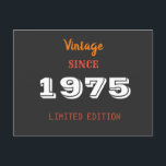 Postal De Invitación Vintage 1975 Limited Edition 50th Birthday<br><div class="desc">Vintage 1975 Edición Limitada 50ª Tarjeta postal de invitación de cumpleaños - Fiesta negro de oro retro Invite a celebrar que cumple 50 años con estilo con esta audaz y elegante postal de invitación de cumpleaños de la edición limitada de 1975. Diseñada para la celebración de última inspiración retro, esta...</div>