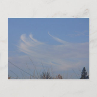 Postal de las nubes de baile caprichosas