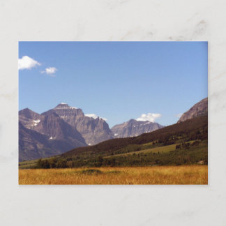 Postal de los campos y montañas de Montana