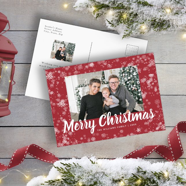 Postal de Navidades modernos de fotos de copos de  (Modern Red Snowflake Photo Christmas Postcard
)