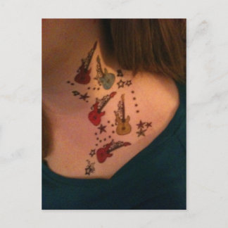 Postal de tatuaje de cuello falso