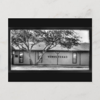 Postal de Venus, edificio de TX con el árbol