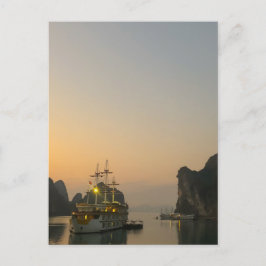 Postal Deliciosa puesta de sol en Halong Bay Vietnam Fund