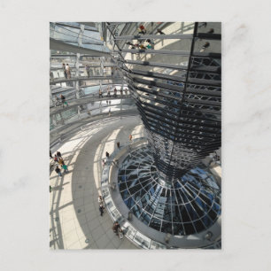 Postal Dentro de la cúpula de cristal del edificio Reichs