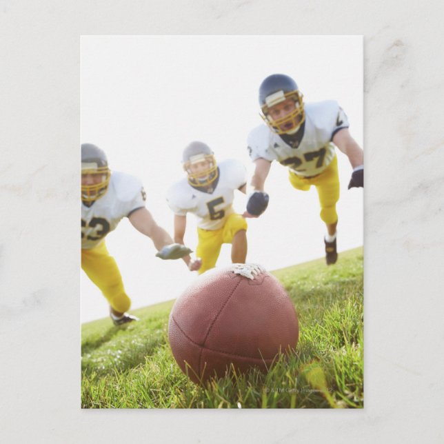 Postal deportistas jugando con una pelota de rugby (Anverso)