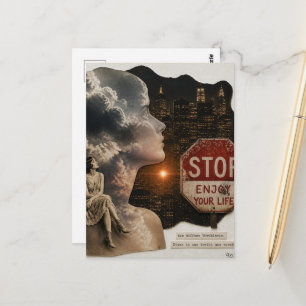 Postal Detente Disfruta Tu Vida Mujer en Ciudad Nocturna