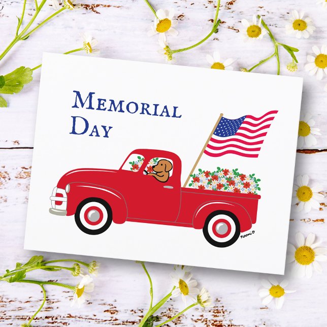 Postal Día conmemorativo del Camión Rojo Fox Labrador (Fox Red Labrador Memorial Day Postcard for Labrador Owners.  The US Flag and Red Truck design.)