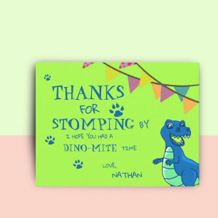 Postal Día de cumpleaños temático de los dinosaurios Grac