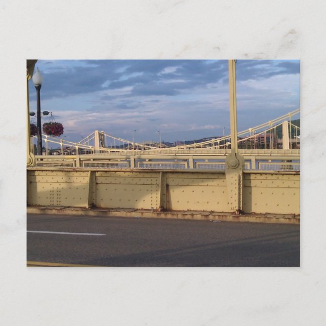 Postal Día parcialmente nublado sobre los puentes de las  (Anverso)