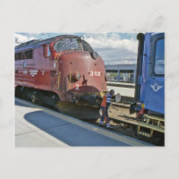 Diésel NOHAB acoplado frente al tren sueco