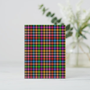 Postal Diseño de cuadros escoceses de gingham de arcoíris