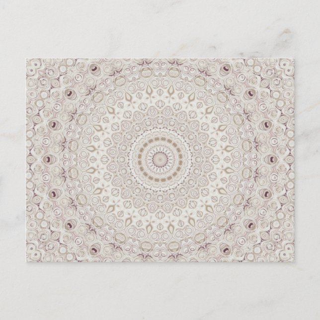 Postal Diseño de patrón de mandala beige y taupe (Anverso)