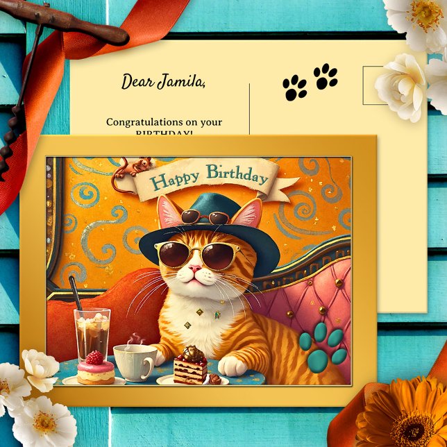 Postal Diviértete Retro Gato y Tarta de Cumpleaños (A cute whimsical retro postcard featuring a painting of a cat eating cakes.)