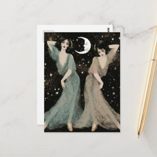 Postal Dos hermosas mujeres bailan bajo el claro de luna