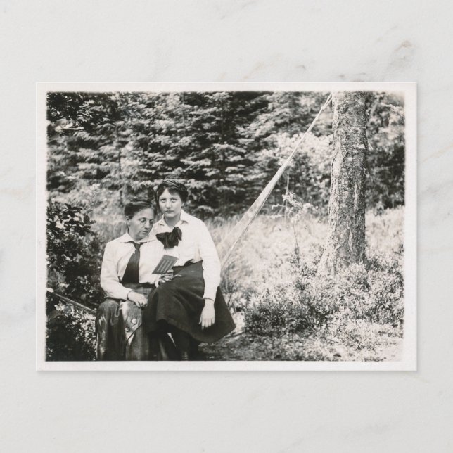 Postal Dos mujeres (Anverso)