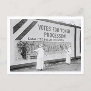 Postal Dos mujeres preparan a una Poster en 1914