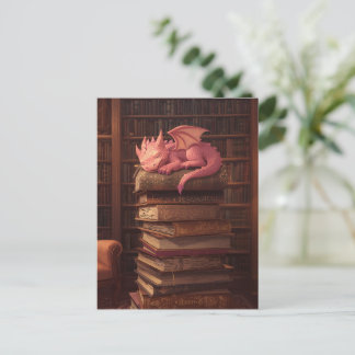 Postal Dragón rosa lindo durmiendo sobre libros