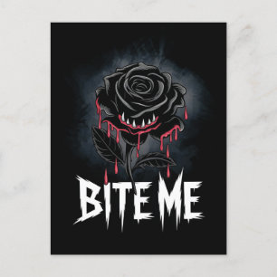 Postal Edgy 'Bite Me' Diseño Gótico Rosa