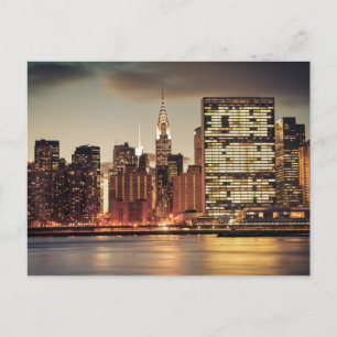 Postal Edificio Chrysler y horizonte de NYC