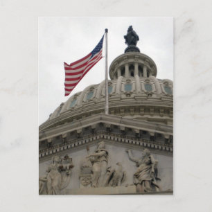 Postal Edificio del Capitolio de Estados Unidos con bande