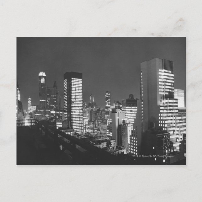 Postal Edificios de la ciudad en la noche B&W, visión (Anverso)