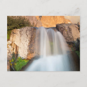 Postal EE. UU., California, Bosque Nacional Inyo. Cascada