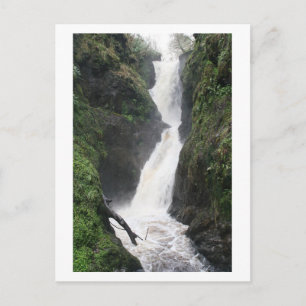 Postal El agua cae rápidamente