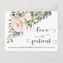 Postal El amor es paciente Boda de flores rosas pospuesto