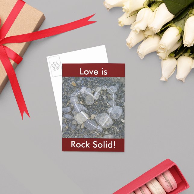 Postal El amor es sólido rock (Love is Rock Solid Postcard)