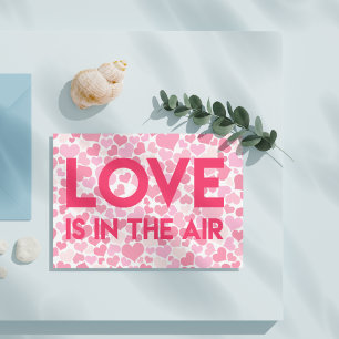 Postal EL AMOR ESTÁ EN EL AIRE - Corazones rosados - Post