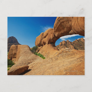 Postal el arco de Spitzkoppe o Spitzkuppe, árido