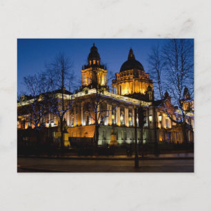Postal El ayuntamiento de Belfast por la noche