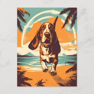 Postal El Basset Hound en una playa tropical al atardecer