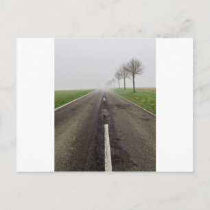 Postal El camino en la niebla no lleva a nada