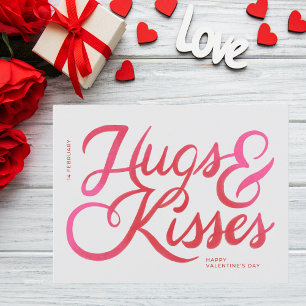 Postal El día de San Valentín de abrazos y besos de guion