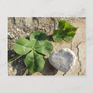 Postal El doble de cuatro hojas del amor de Irlanda la su