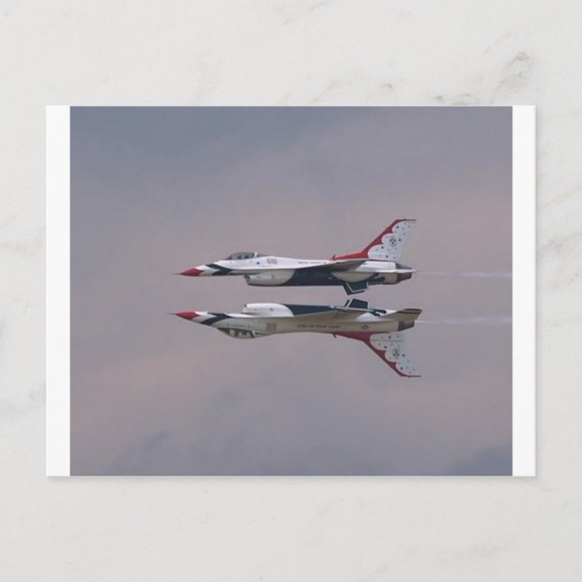 Postal El espejo de Thunderbird vuela cerca (Anverso)