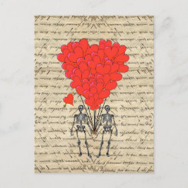 Postal El extraño esqueleto vintage y el corazón rojo