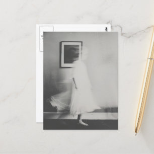 Postal El fantasma en el callejón